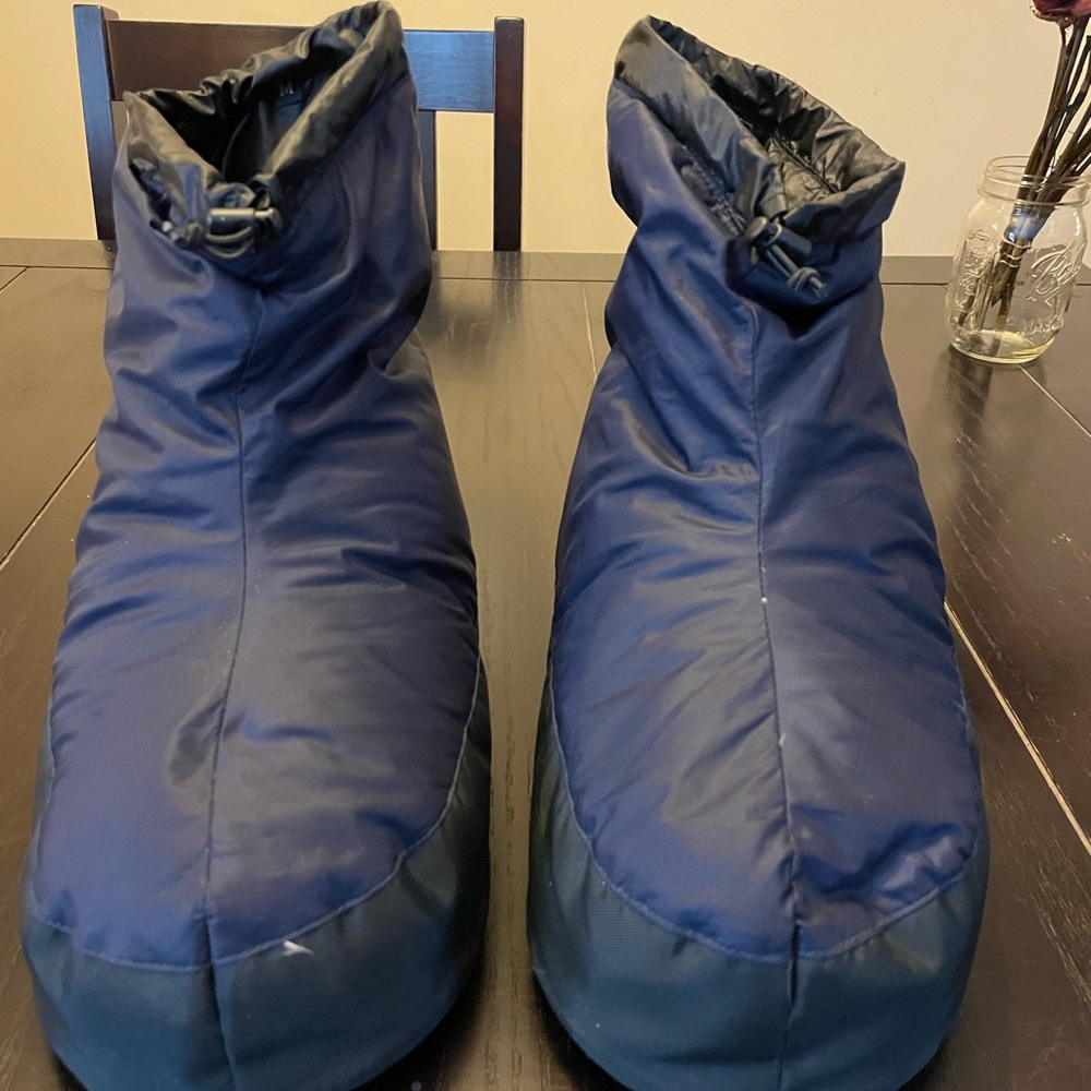 Western Mountaineering down booties size 9